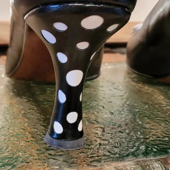 Stuart Weitzman 'Circles' Heels Leather Polka Dot Bow Wmns Sz 7 Narrow 5W630481 - Picture 6 of 13